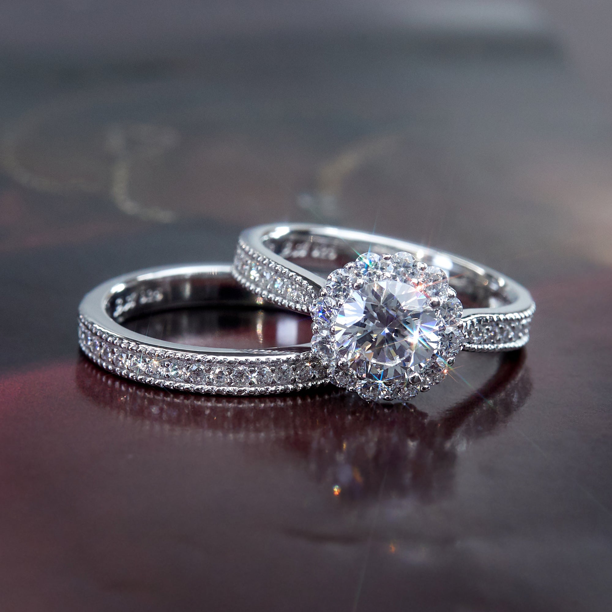 Brilliant 1 CT Halo Vintage Ring Set, Platinum Plated  display picture 1
