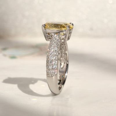 Golden Aura Oval Ring