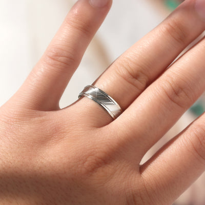 Goldrift Band Set — solid 14K white gold couple rings with diamond-cut diagonal pattern and comfort-fit interior