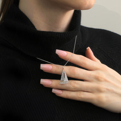 Saillight Necklace