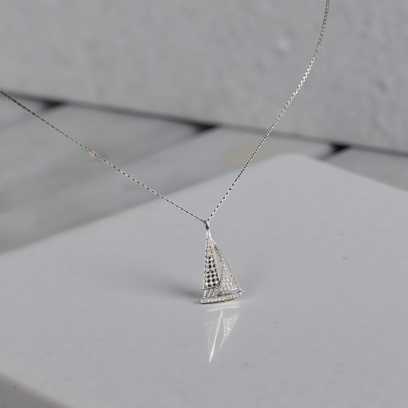 Saillight Necklace