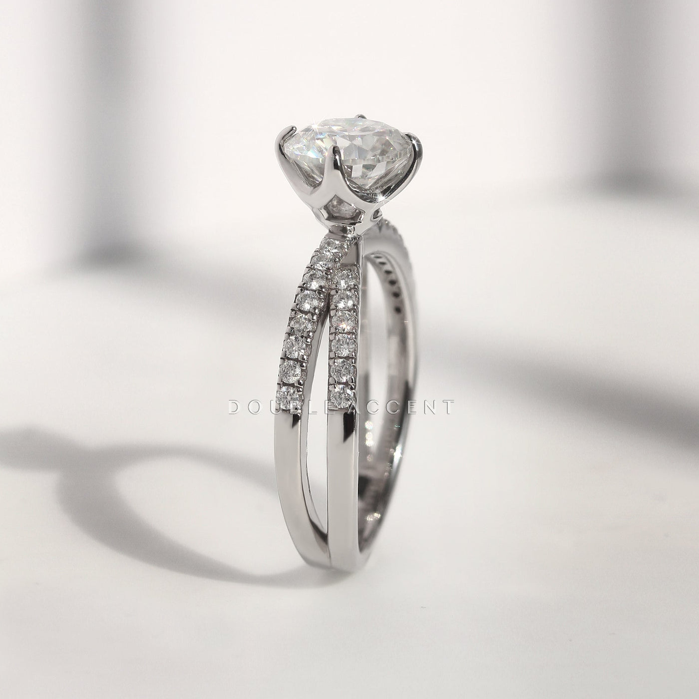 Top view – four-prong structure and balanced band