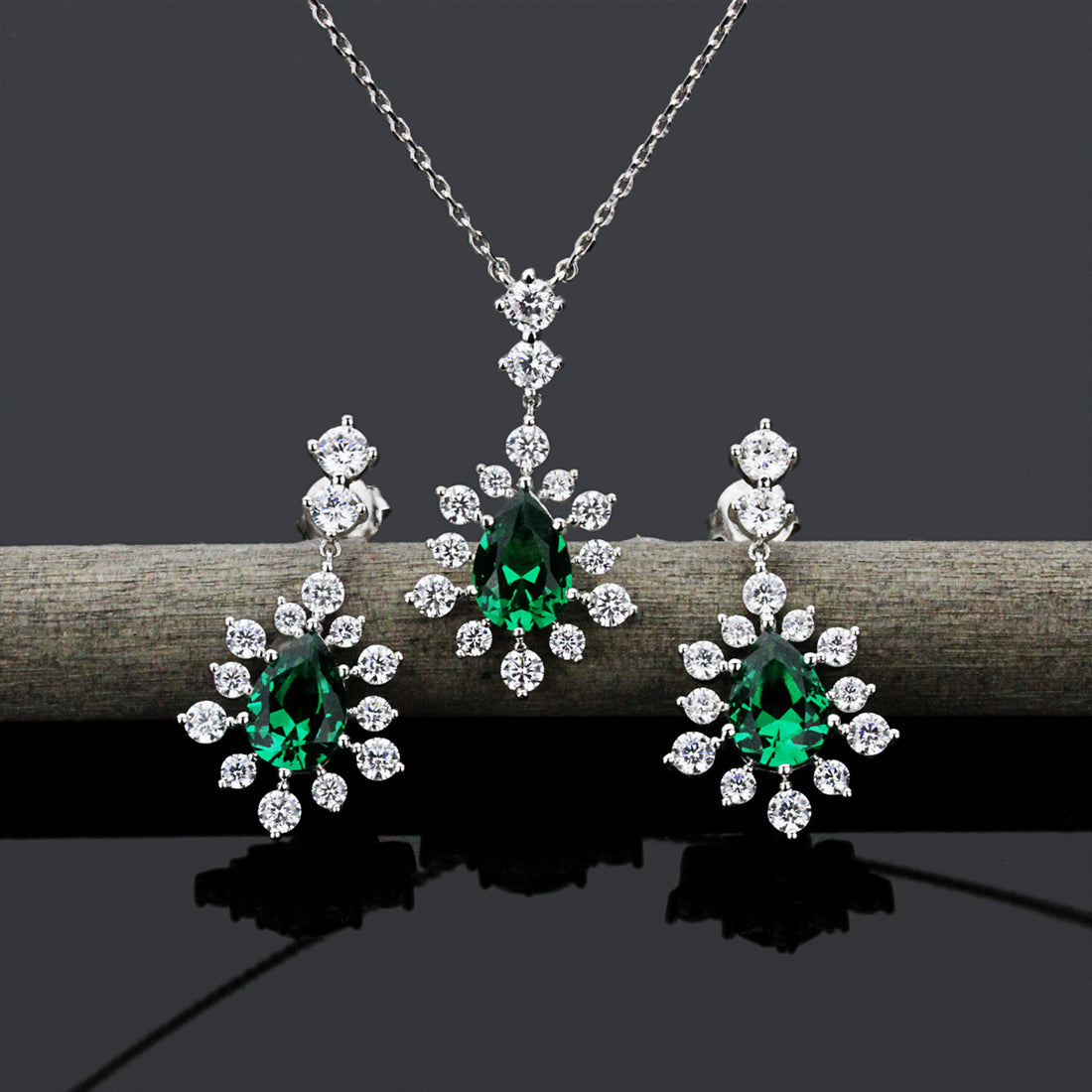 Emerald Cascade Earrings & Necklace Set