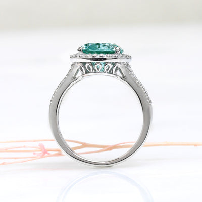 Aqua Elegance: Emerald Sea Majesty Ring